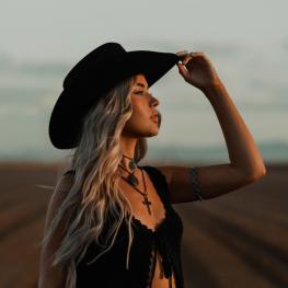 Bella Mackenzie